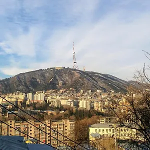 https://vintage-door-tbilisi.alltbilisihotels.com